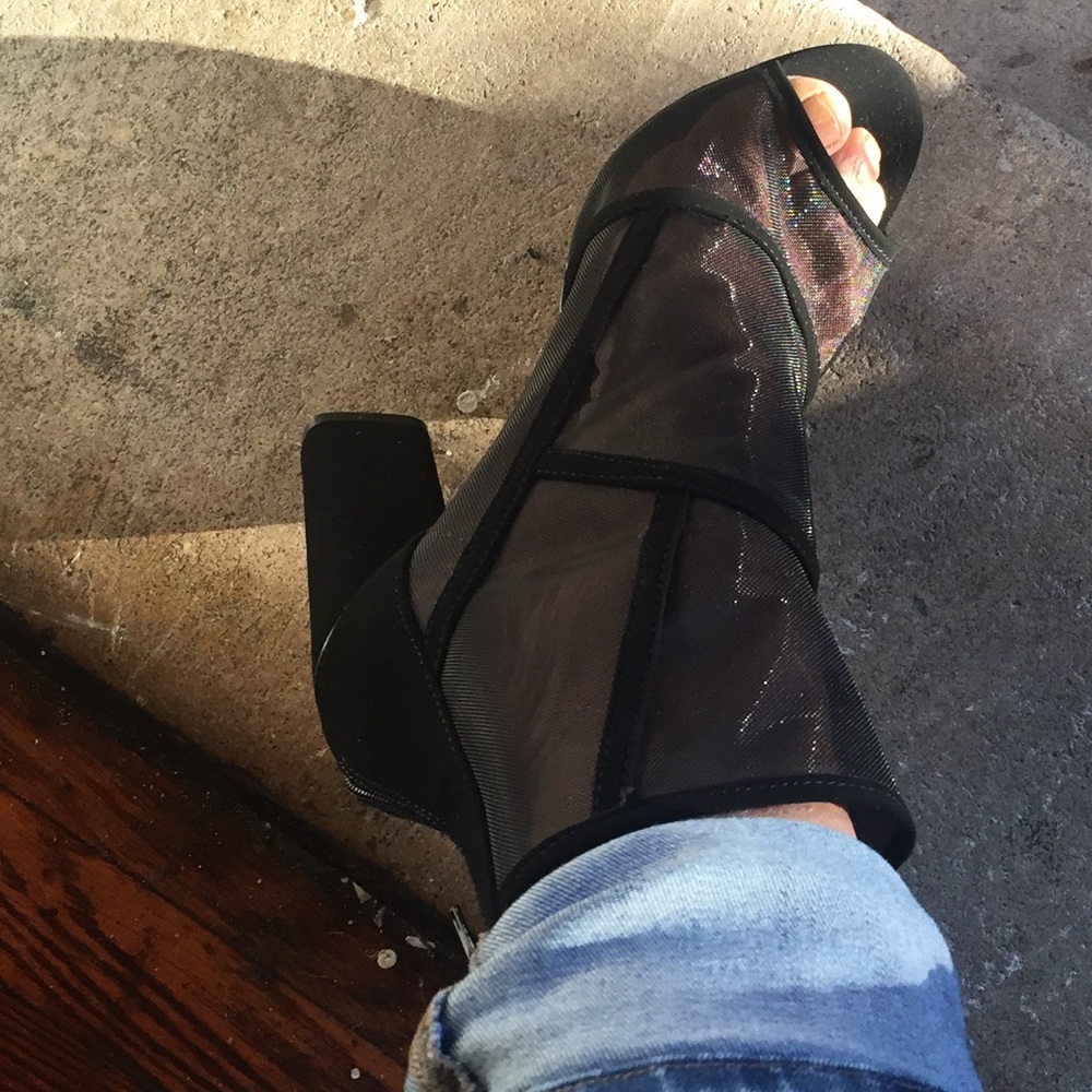 Mesh ankle boot.